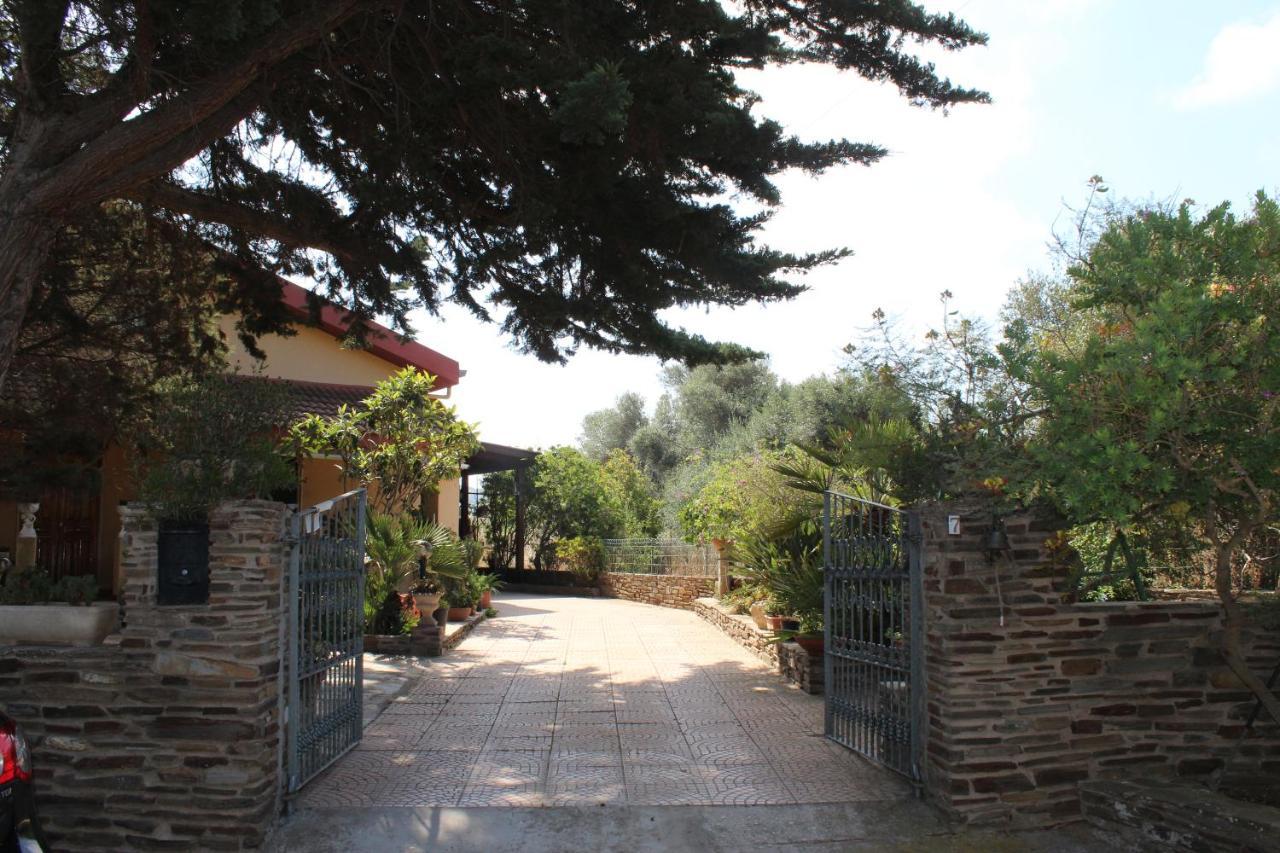 La Mansarda Bed & Breakfast Biancareddu ภายนอก รูปภาพ